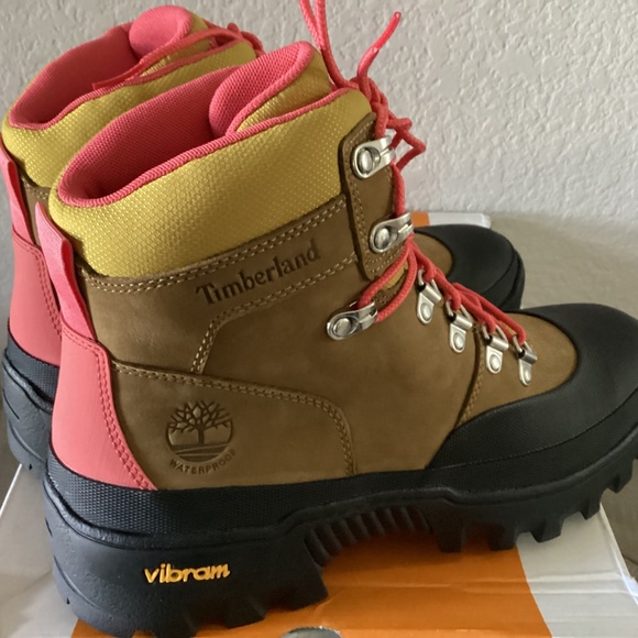 Timberland Vibram® Euro Waterproof Hiking Shoe (Women), size 9 - Picture 11 of 12